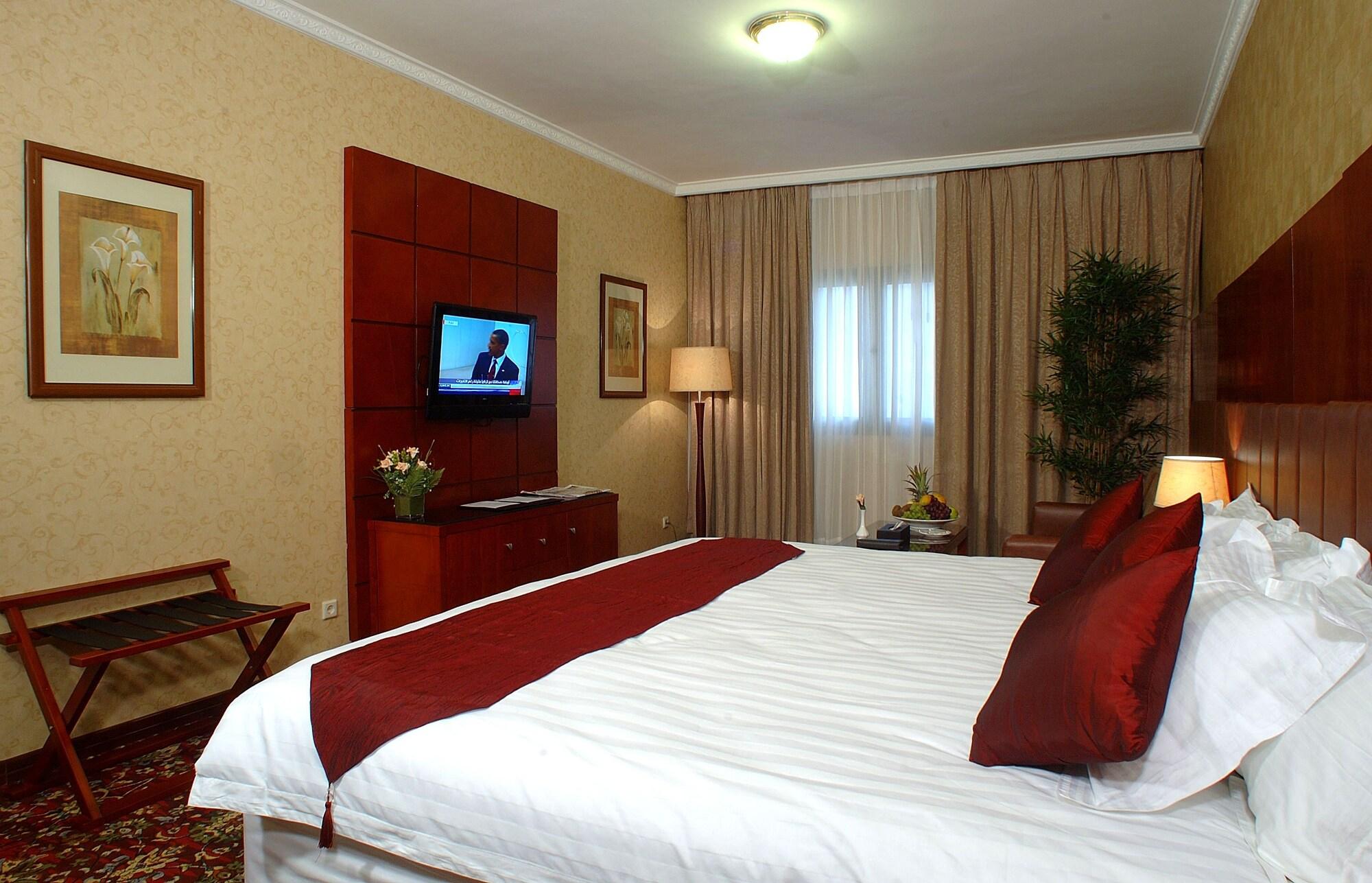 Shaza Regency Plaza Al Madinah Hotel Medina Exterior photo A room at the hotel