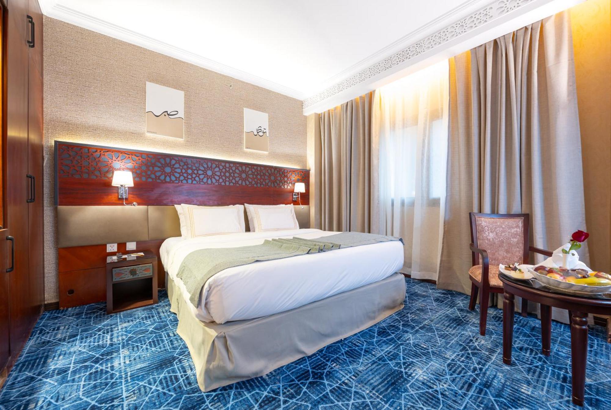 Shaza Regency Plaza Al Madinah Hotel Medina Exterior photo A room at the hotel