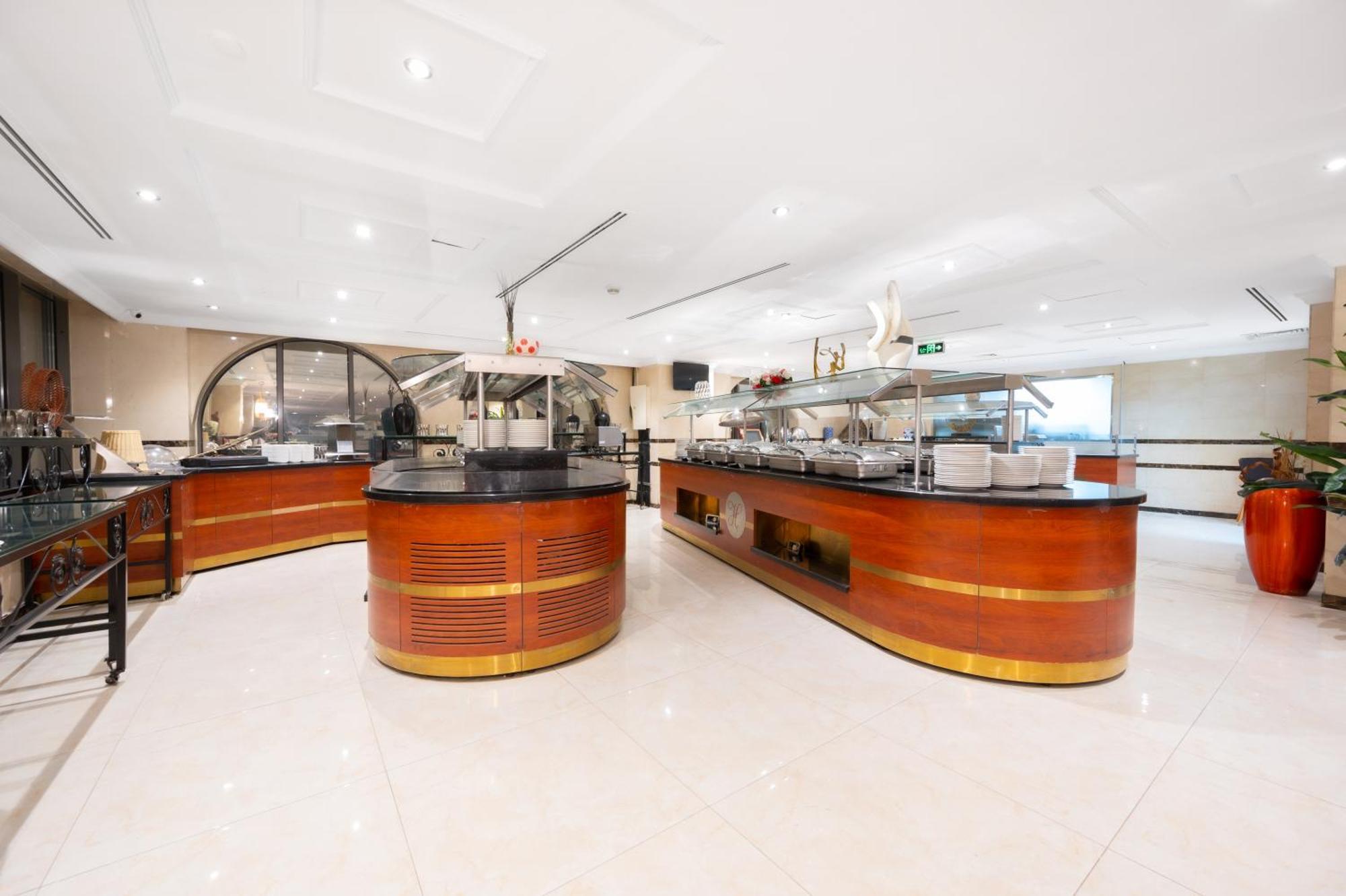 Shaza Regency Plaza Al Madinah Hotel Medina Exterior photo The buffet at the lounge