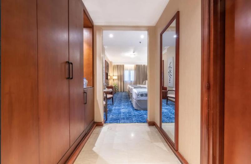 Shaza Regency Plaza Al Madinah Hotel Medina Exterior photo A guest room at the hotel