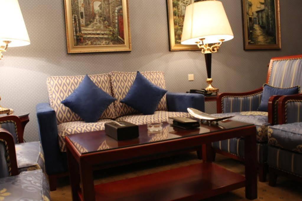 Shaza Regency Plaza Al Madinah Hotel Medina Exterior photo A living room